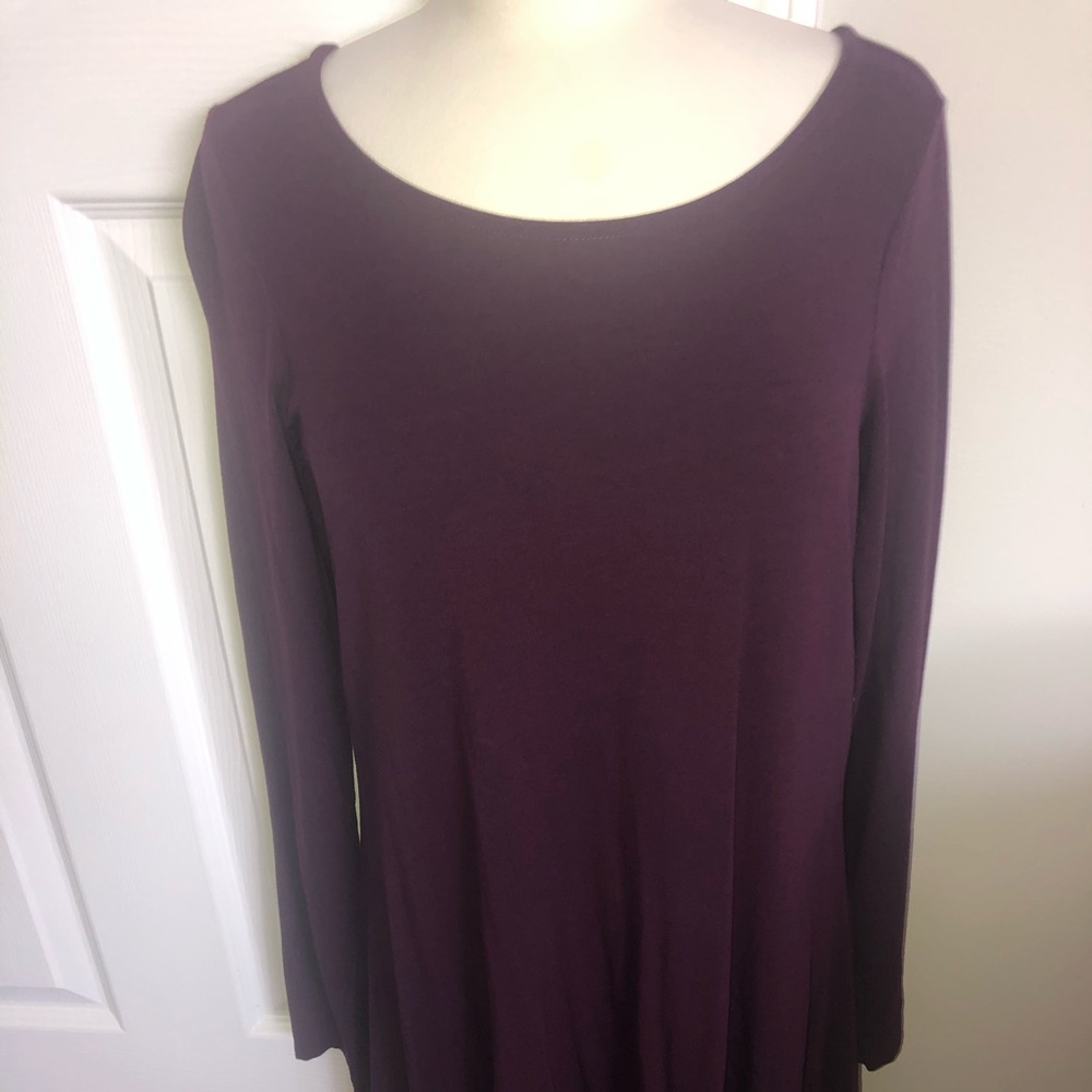 Express woman’s dress zipper back
